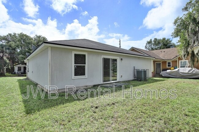 Building Photo - 1009 Kenmore St