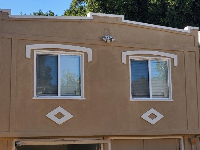 Primary Photo - 1284 A St