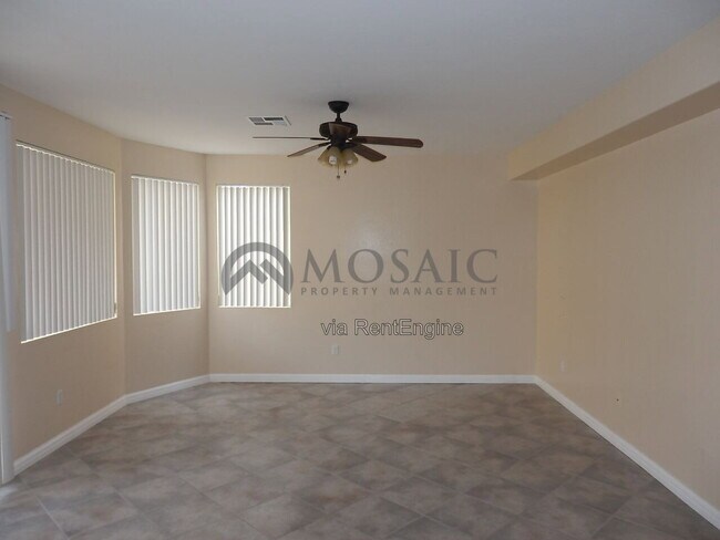 Building Photo - 2106 E Briarwood Terrace
