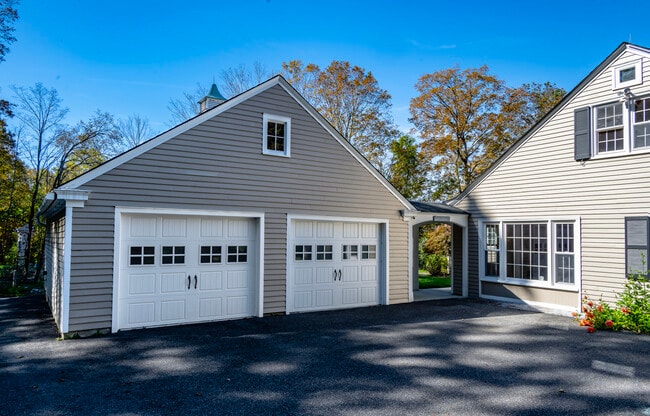 Building Photo - 124 Old Sherman Hill Rd