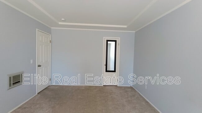 Building Photo - 1013 S Sunshine Ave