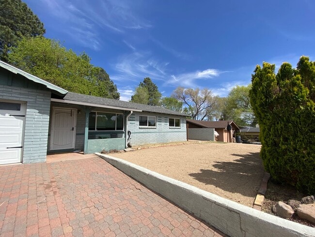 Primary Photo - Beautiful Flagstaff Rental