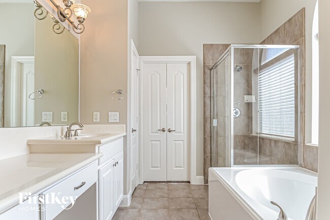 Building Photo - 5 Peach Tree Ct