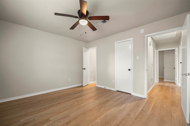 Building Photo - 13335 Ambrose St