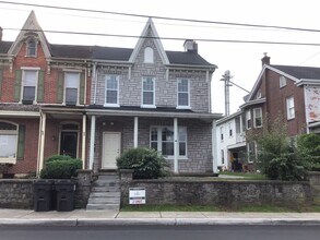 Building Photo - 108 W Main St