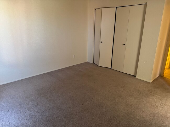 Building Photo - Visa Del Valle Townhome with Community Poo...