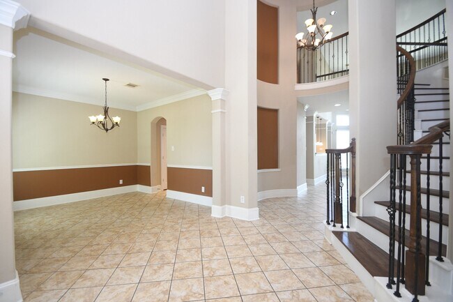Building Photo - 606 Whitney Oaks Ln