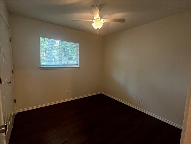 Building Photo - 5101 Meadow Creek Cove