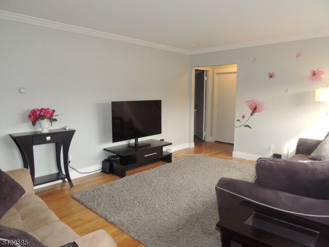 Building Photo - 201 Pitney Pl