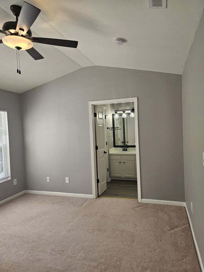 Master bedroom - 5341 Glen Canyon Rd