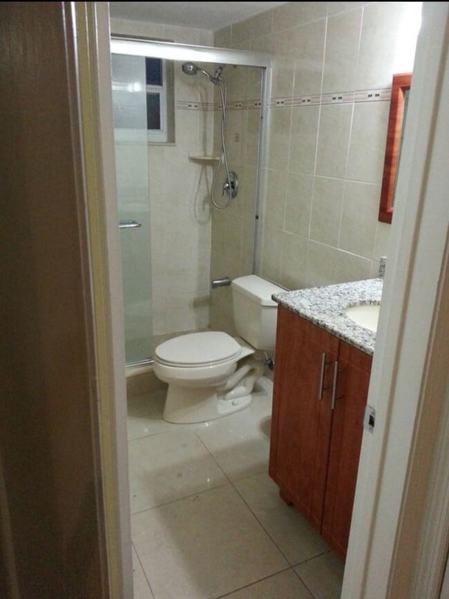 Building Photo - 1725 James Ave