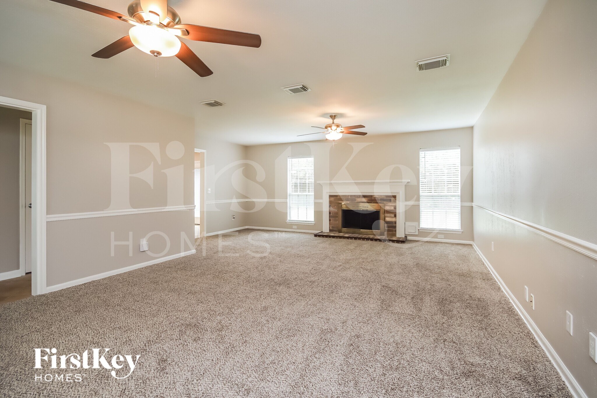 Building Photo - 4004 Ashwood Dr