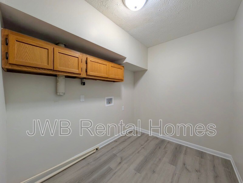 Building Photo - 6412 Cooper Ln