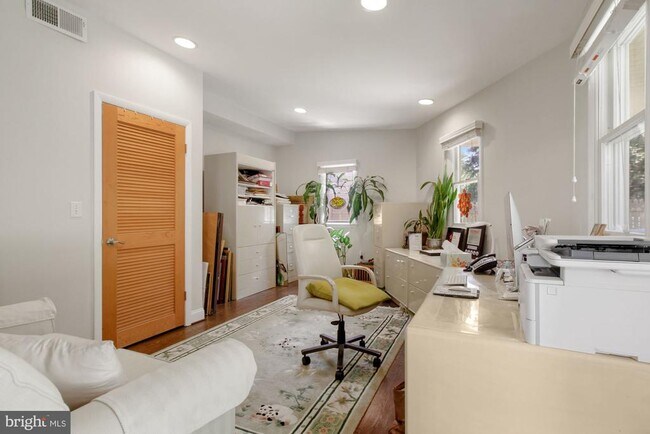 Building Photo - 9504 Wadsworth Dr
