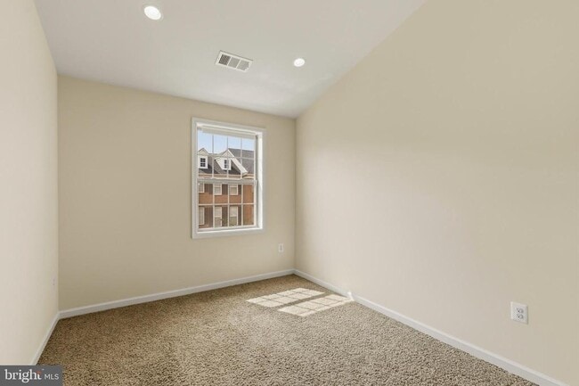 Building Photo - 22462 Cambridgeport Square