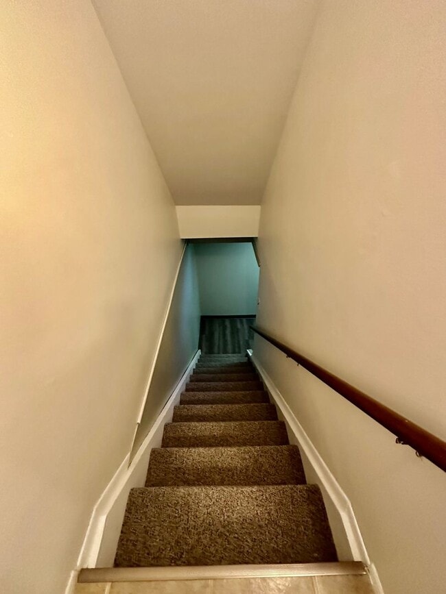 Building Photo - 2 bed 1 and 1/2 bath condo for rent $1600 ...