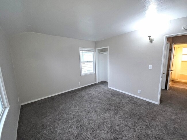 Building Photo - 5617 E Parkwater Ave