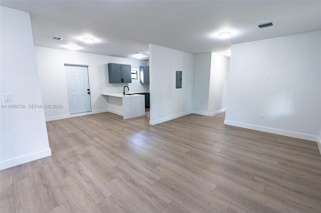 Building Photo - 2100 SW 6th St