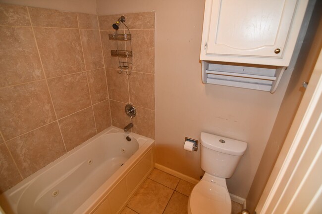 Building Photo - Location!  Location!  Updated, 2 bedroom, ...