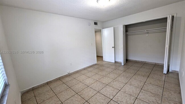Building Photo - 3525 SW 25th St