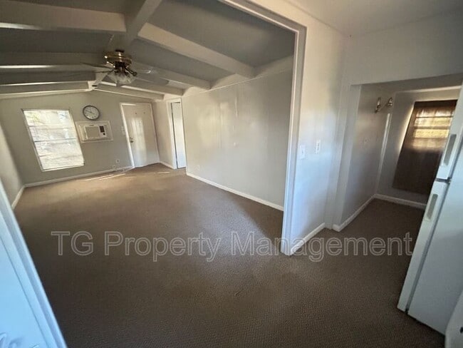 Building Photo - 5691 Akra Ave