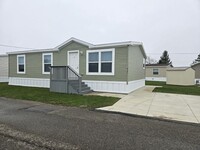 Building Photo - 1432 Center Dr