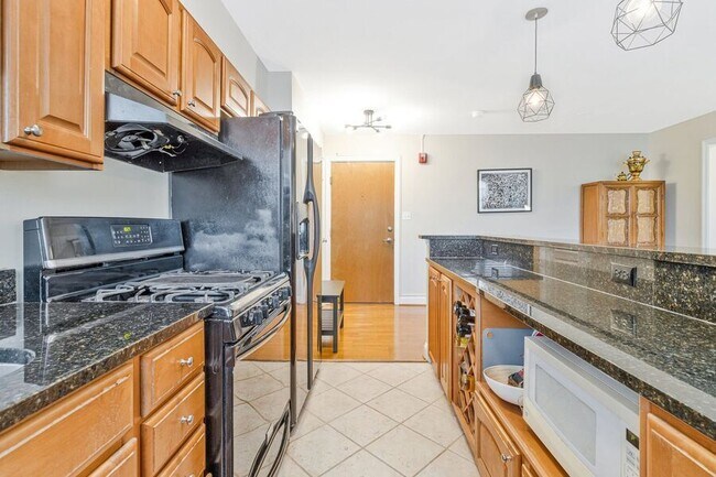Building Photo - 738 Longfellow St NW