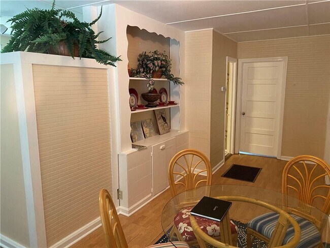 Building Photo - 607 West St