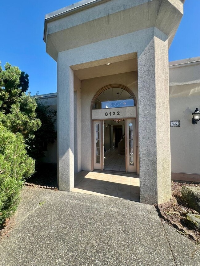 Primary Photo - 5 Bedroom in Gated Birch Bay Community!