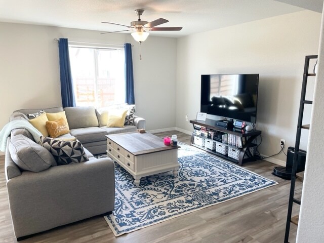 Living Room - 5423 Hammond Dr