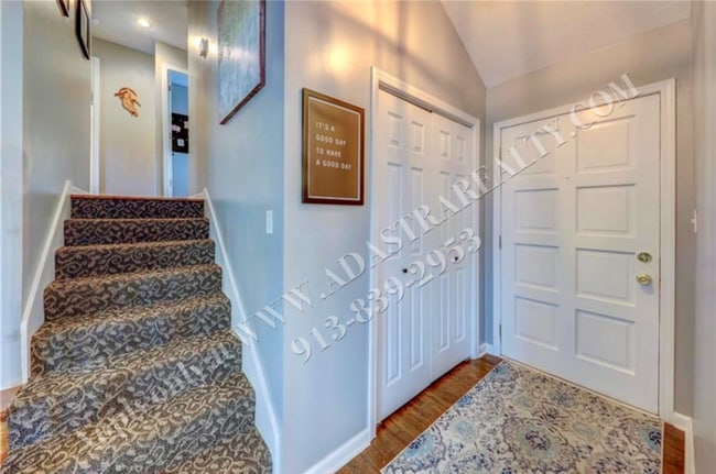 Building Photo - Beautiful Updated 3 Bed 3 Bath Home in Ove...