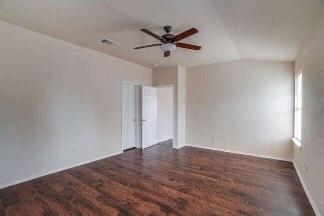 Building Photo - 1313 Honey Blossom Dr