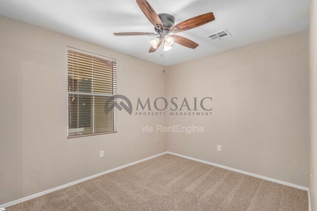 Building Photo - 9233 E Neville Ave