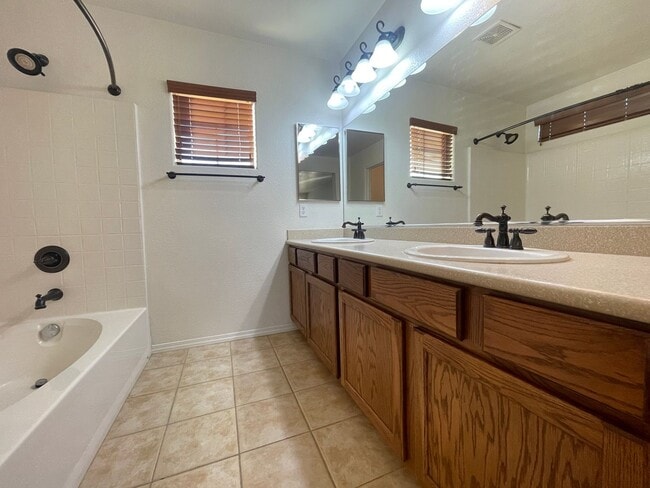 Building Photo - 10646 S Cactus Brush Ct