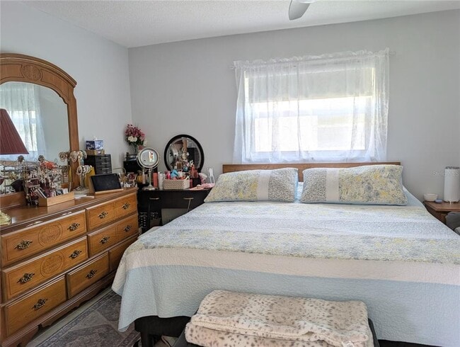 Building Photo - 3833 101st Terrace N