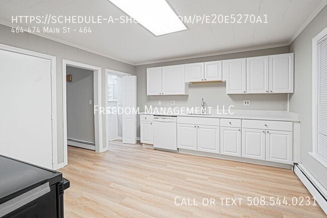 Building Photo - 464-474 Main St-464