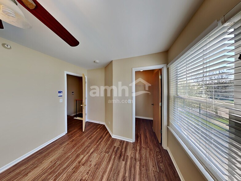 Building Photo - 2440 Frost Dr