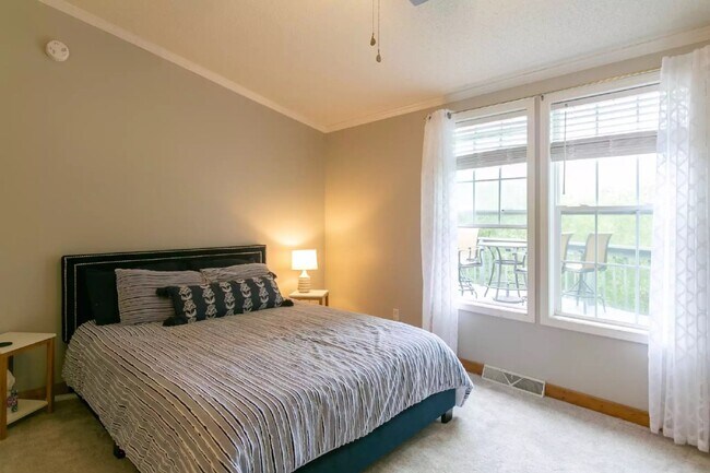 Building Photo - Furnished - Water and Electricity AVL - In...