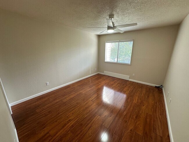 Building Photo - 1 Bed 1 Bath Condo In Walnut Creek