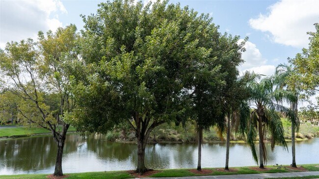 Building Photo - 2406 Centergate Dr