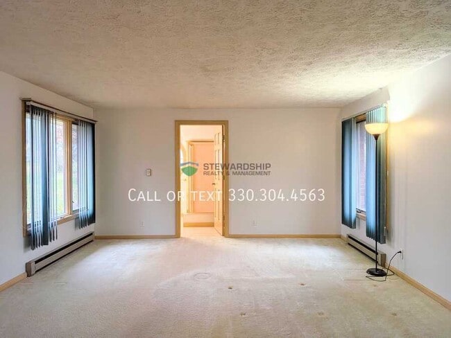 Building Photo - 2636 Orch Pk St NW