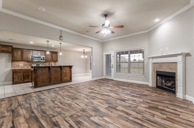 Building Photo - 2091 Eagle Dr