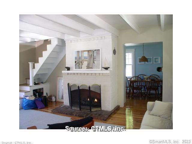 Building Photo - 2 Grove Way