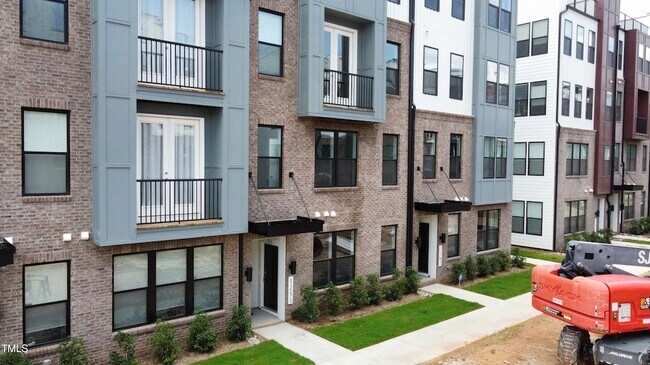 Building Photo - 1251 Shaw View Aly