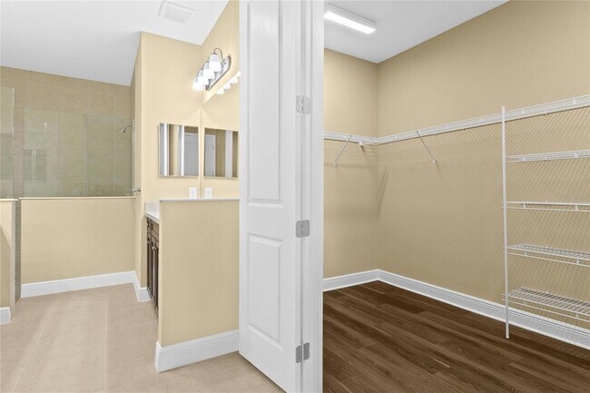 Building Photo - 10112 Lake Wales Cir