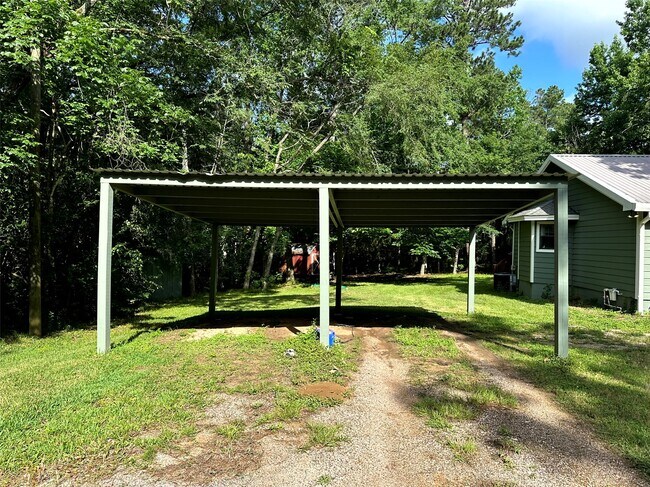 Building Photo - 12289 Thompson Rd