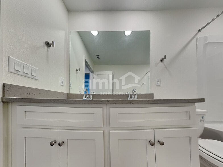 Building Photo - 96930 Blackrock Cv Wy