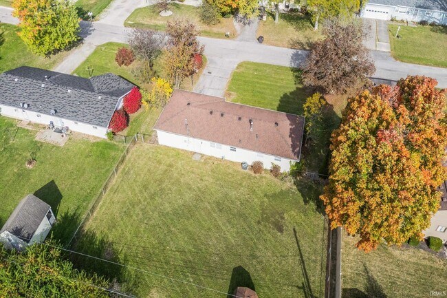 Building Photo - 2221 Graham Dr