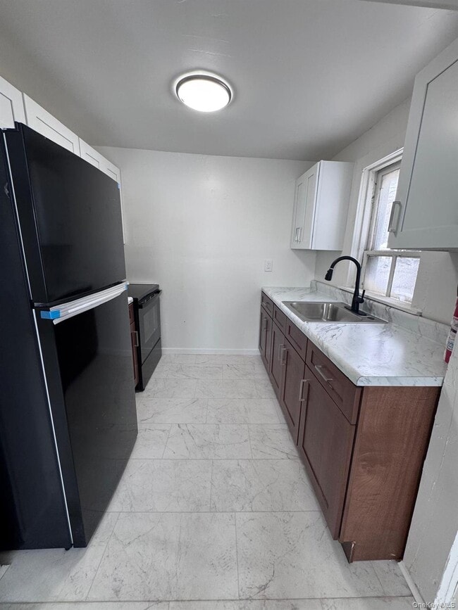 Building Photo - 20 Sycamore St