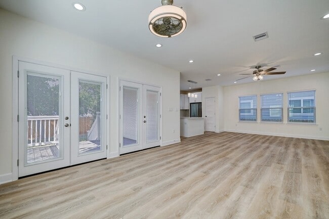 Building Photo - 1211 E 32nd St